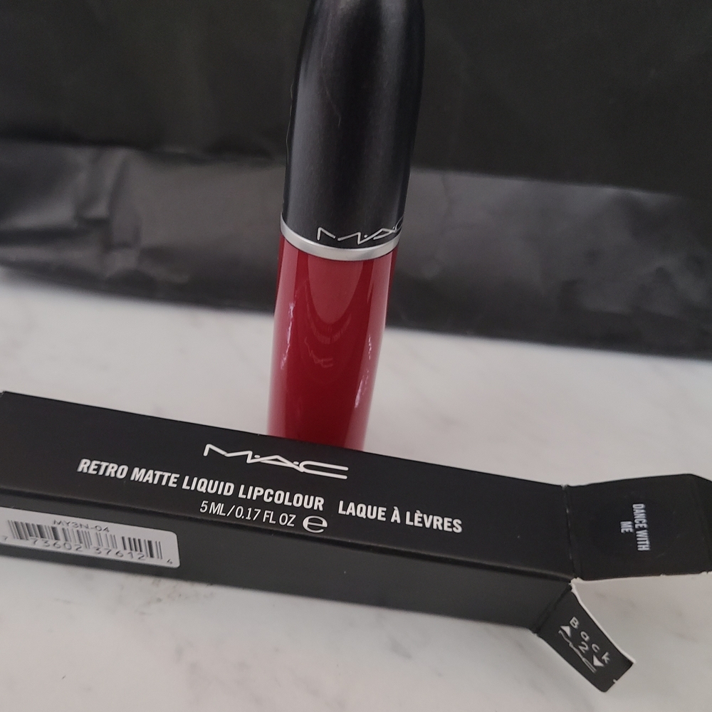 MAC Cosmetics Retro Matte Liquid Lipcolour - Deep Red